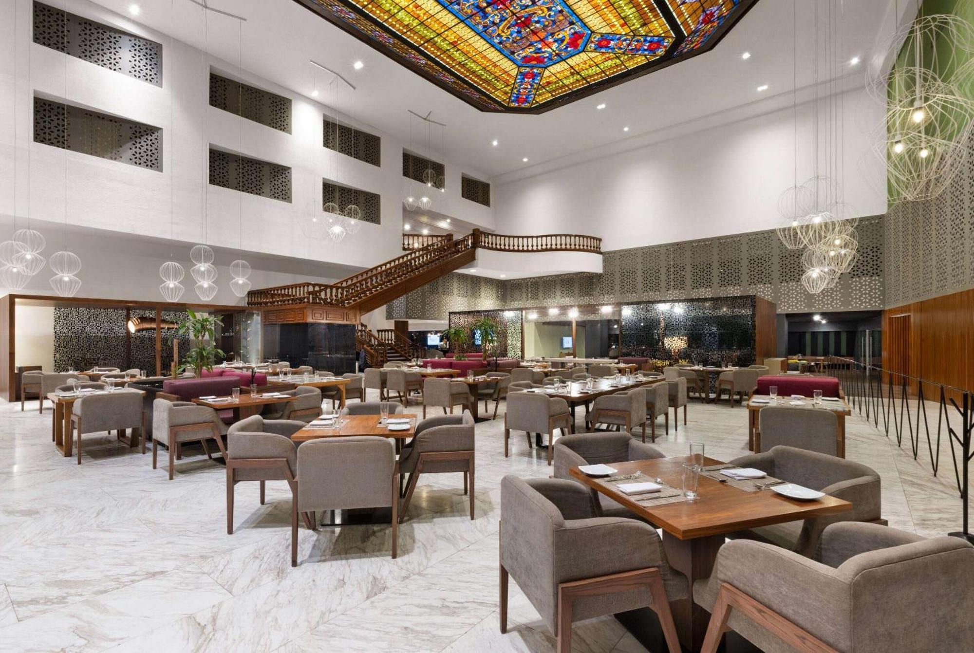 Отель Wyndham Monterrey Ambassador Centro Экстерьер фото