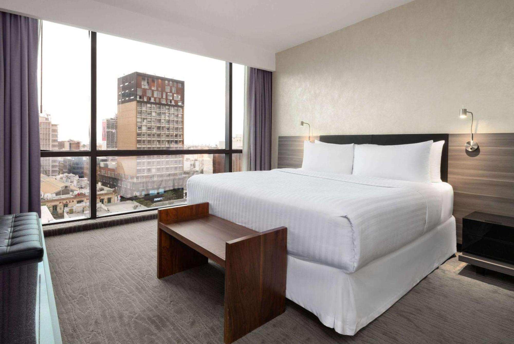 Отель Wyndham Monterrey Ambassador Centro Экстерьер фото