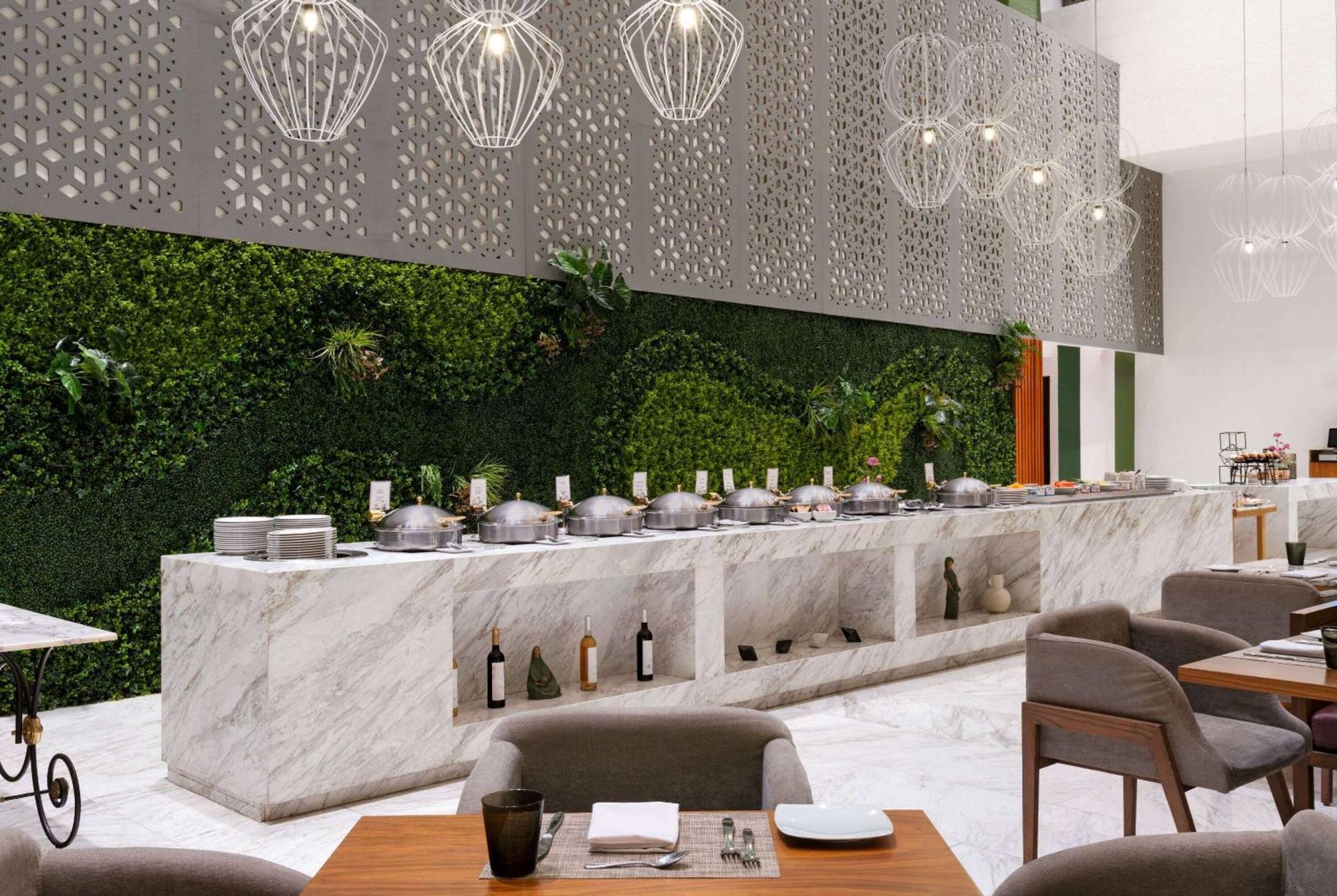 Отель Wyndham Monterrey Ambassador Centro Экстерьер фото